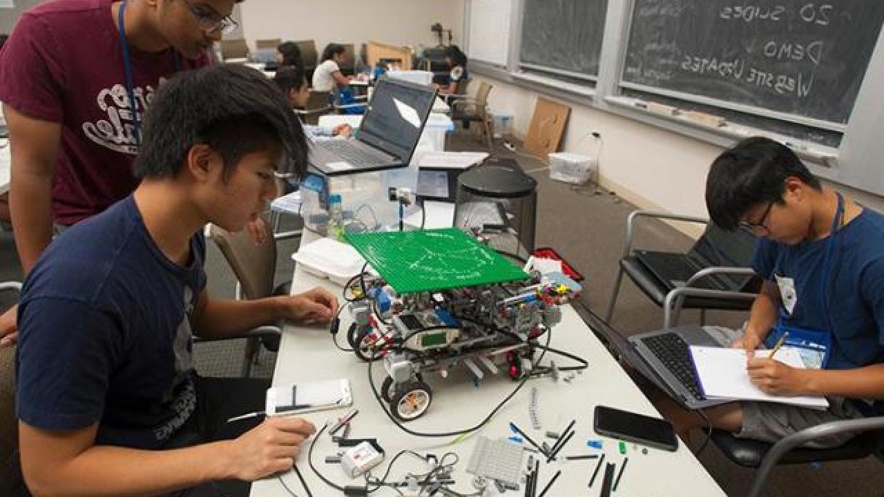 students working in an engineering lab